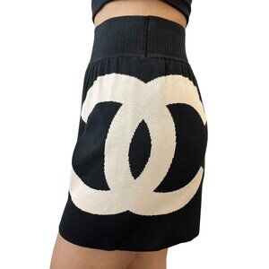CHANEL Vintage 03A CC Logo Knit Short Pants #38 Pocket Black Cream [105543]